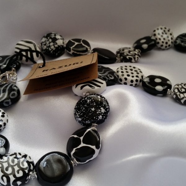 Black & White 22″ Smartie Necklace